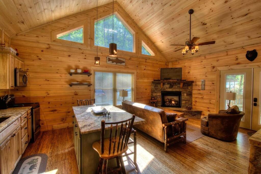 ブライソン・シティ Honeymoon Getaway In Woods Near Noc And Smoky Mtn Rrヴィラ エクステリア 写真