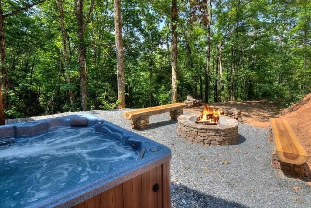 ブライソン・シティ Honeymoon Getaway In Woods Near Noc And Smoky Mtn Rrヴィラ エクステリア 写真